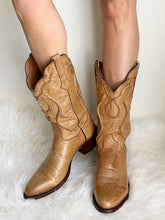 Load image into Gallery viewer, VINTAGE DAN POST 'ALBANY' COWBOY BOOTS