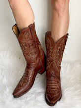 Load image into Gallery viewer, VINTAGE 1883 LUCCHESE CAIMAN INLAY COWBOY BOOTS