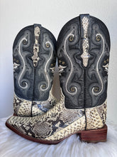 Load image into Gallery viewer, EL GENERAL COWBOY BOOTS